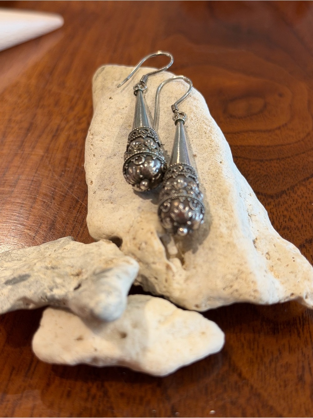 *Estate Jewelry* Artisan Bali Sterling Silver decorative Earrings